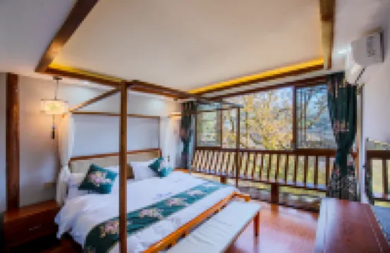 First Seeing Panorama Hotel (Xijiang Qianhu Miaozhai Observation Deck)