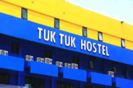Tuk Tuk Hostel Hotels near Bang Bamru Railway Station
