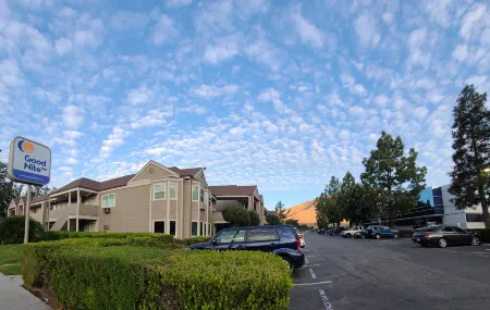 Good Nite Inn Calabasas Отели в г. Калабасас