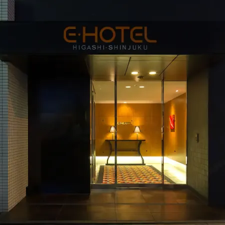 E Hotel Higashi Shinjuku Отели рядом с достопримечательностью «Спа-комплекс Ruby Palace»