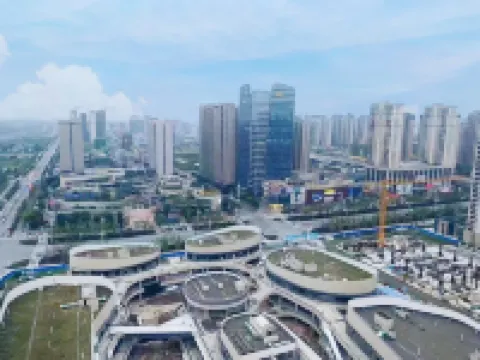 Railway Station Xinrong Apartment