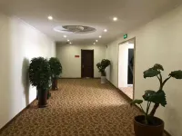 Lighthouse Victoria Inn