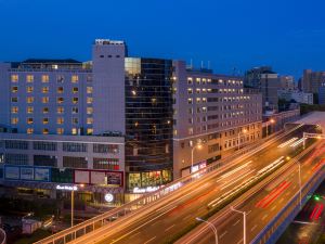 Lichengzhi Hotel (Wuhan Optics Valley Engineering University Yangjiawan Subway Station)