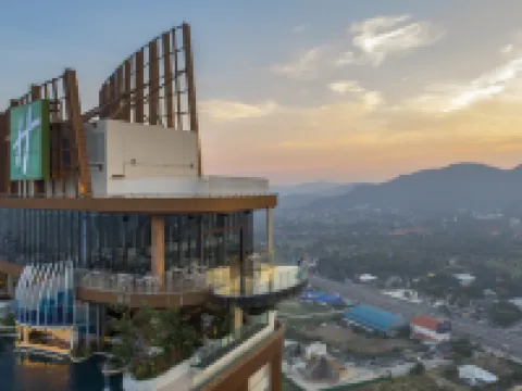 ฮอลิเดย์ อินน์ รีสอร์ท วานา นาวา หัวหิน โรงแรมในหัวหิน