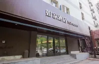 Homeinn · neo (Changchun People's Square Jinshui Road) Hotel di Changchun