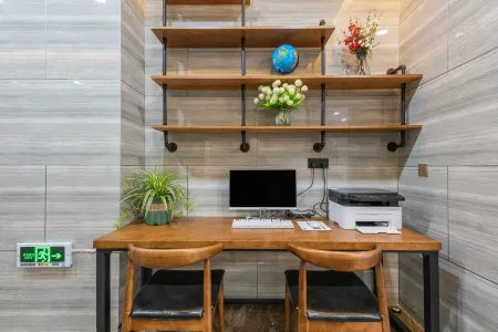 Aolai Business Travel Hotel(Guiyang Longdongbao International Airport) Отели рядом с достопримечательностью «Guiyang University Software Branch»