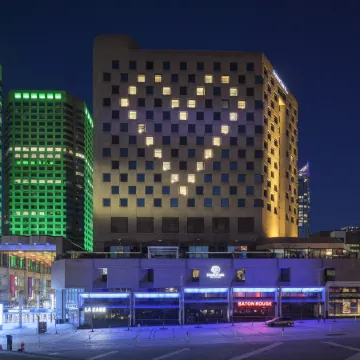DoubleTree by Hilton Montreal