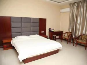 Huaxiang Business Hotel, Luxian County