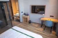 GreenTree Smart Choice Hotel (Xinghua City Zheng Banqiao Former Residence Jindongmen Old Street) - parkir