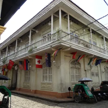White Knight Hotel Intramuros Отели рядом с достопримечательностью «Кафедральный собор Манилы»