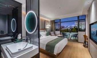 ELong Xicheng International Hotel(Haiya Colorful City Tongle South Subway Station Store)