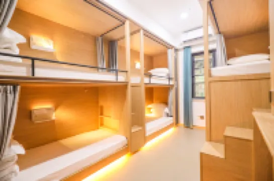 Hangzhou Wulin International City Camp (West Lake Wulin Gate Subway Station Store)