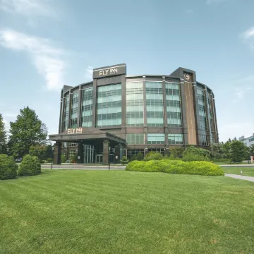 Fly Inn Baku Отели рядом с достопримечательностью «Крепость Рамана»