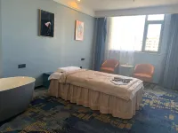 โรงแรมฮอลิเดย์ อินน์เบย์แมน สแควร์กวนตู คุนหมิง - ที่มีสปา