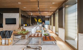 Shanghai Pudong Caolu Subway Atour Hotel