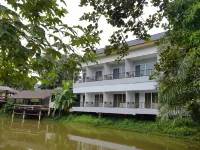 Tho Mai Resort Hotels near Bueng Ta Kat Temple