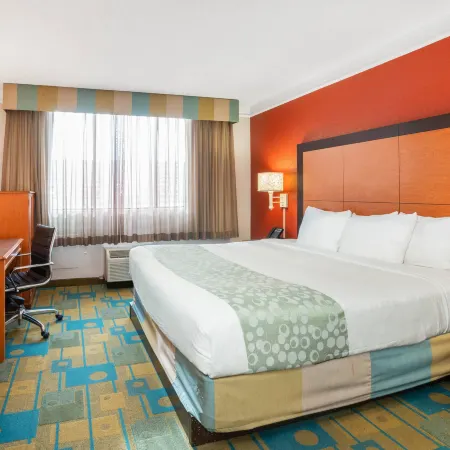 La Quinta Inn & Suites by Wyndham Seattle Sea-Tac Airport
