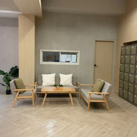 Next Bird Suite Отели рядом с достопримечательностью «Школа Раджавинитбангкхен»