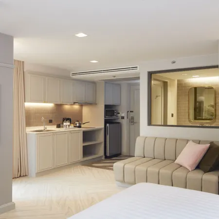 The Quarter Ploenchit by UHG Отели рядом с достопримечательностью «Станция надземного метро Chit Lom»