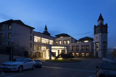 Jinzhou Deshibao Hotel