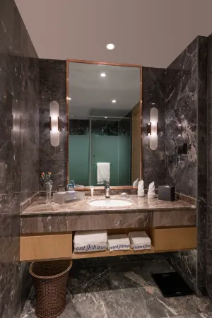 Howard Johnson LakeView Hotel Kunming