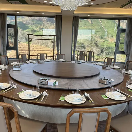 Xinyang Wenxin Chacun Resort Hotel