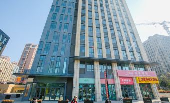 Xinju Sense Apartment (Qingdao Lanshan Bay)