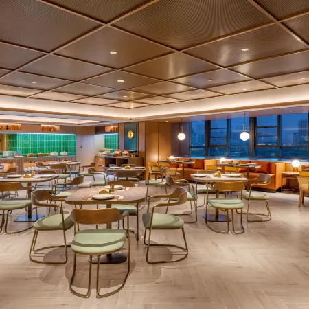 Orange Hotel (Wuhan Hankou Railway Station Fanhai CBD)