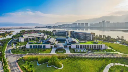 NINGDE SANDU'AO FLIPORT HOTEL Отели рядом с достопримечательностью «Ningde Normal University (South to Ningde Customs Anti-smuggling Bureau)»