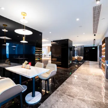 Atour  Hotel Wuhan Zhong Nan Road Dream Plaza Отели рядом с достопримечательностью «Хубэй, Китай, Южная Механическая Школа (Школьный Департамент)»