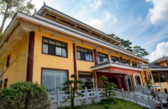 Longhui Yaowang ancient village