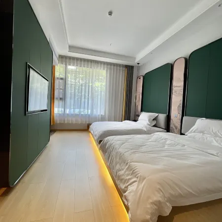 Home Inn UP Huayi Element Boutique Hotel (Wanyuan Railway Station Branch)