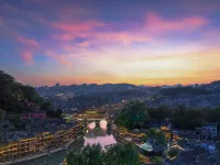 Valley Flowers Memory Phoenix Ancient City(Free Coffee &tea，Self-service Laundry &Drying) โรงแรมใกล้เมืองโบราณเฟิ่งหวง