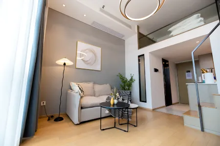 Renheng Dream Park (Shenzhen Longgang Central City Yuyuan Subway Station) Отели рядом с достопримечательностью «Baoneng All City Shopping Center Longgang Branch (Jianshe Road)»