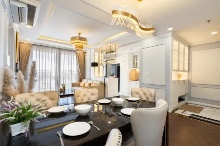 TeeUp Home - Rivergate Residence Bui Vien Отели рядом с достопримечательностью «Hutech University of Technology»