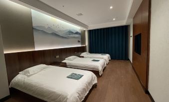 Shouxian Xinyi Business Hotel