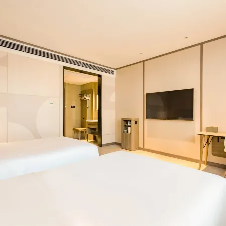 HanTing Hotel (Zhumadian Xiping Honghe Park)