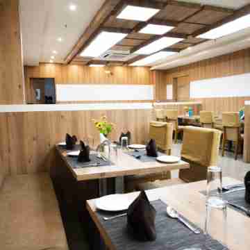 RAAJ SVASTIK INN Dining/Meeting Rooms