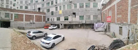 Xinganyutai Business Hotel Отели рядом с достопримечательностью «Zhu De Commander in Chief Mrs. Xiao Jufang Former Residence»