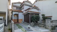 KIX House Waraku III: 5BR Roomshare/Vacation Home Near Kansai Airport - 2-Star