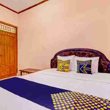 Spot on 93199 Bunda Family Homestay Syariah Rooms