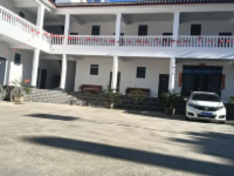 虎跳峽客棧 鄰近中虎跳石的酒店