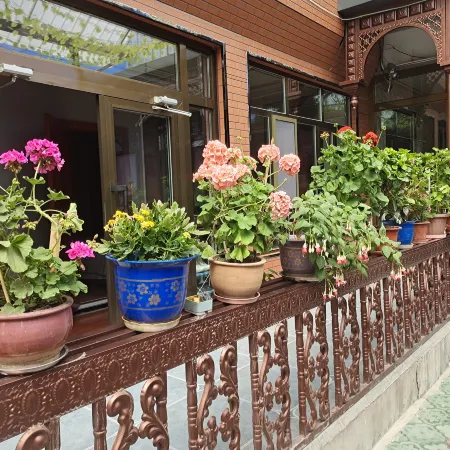 Nalati Fenglin Homestay