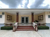 SuriyanResort Hotel di 