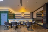 Hanrui Cloud Hotel (Zaoyang Seoul Plaza) Hotels in Zaoyang