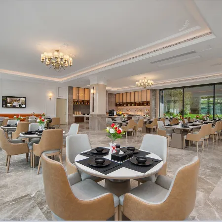 Vienna International Hotel (Taishan Changdachang Plaza)