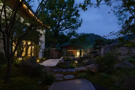 Dongjiang Lake Zixi Rusi Cultural Hotel Отели в г. Цзысин