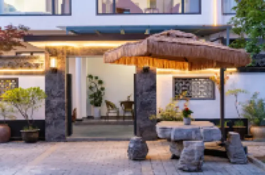 Xidi Hidden Village Guesthouse Hotels near Yixian Dong Railway Station