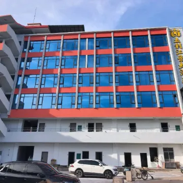 Lingshan Wuli River View Grand Hotel (Wuli Town Bus Station)