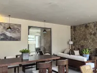 Litang Huaxi Yungu Hotel (Ririjia Village) Hotels in Litang